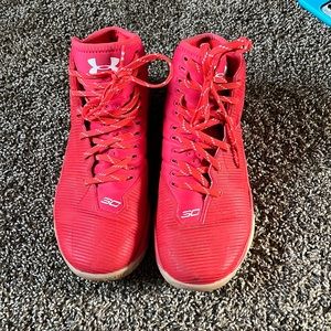 Selling these curry under armour shoes only worn about 5 times